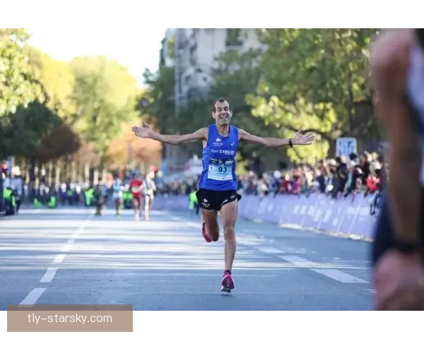 六十一岁跑者再破全马纪录惊艳